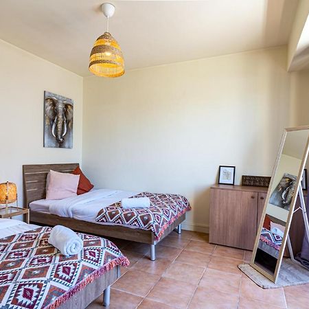 Celine'S 2 Bedrooms Apartment In Larnaca Center Exterior foto
