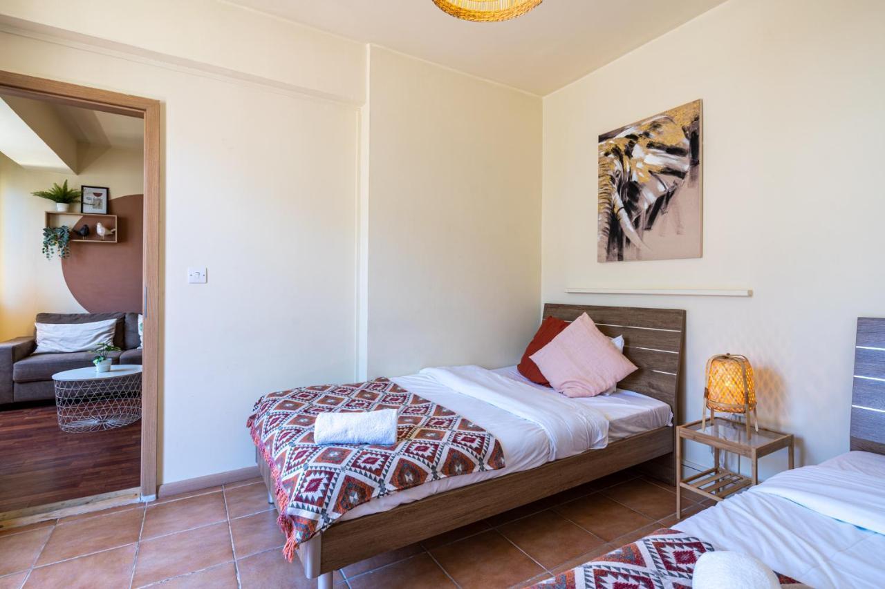 Celine'S 2 Bedrooms Apartment In Larnaca Center Exterior foto