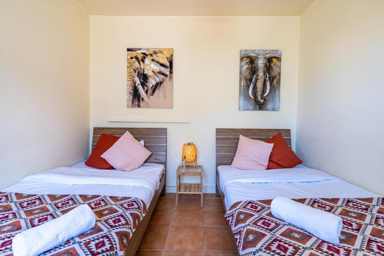 Celine'S 2 Bedrooms Apartment In Larnaca Center Exterior foto