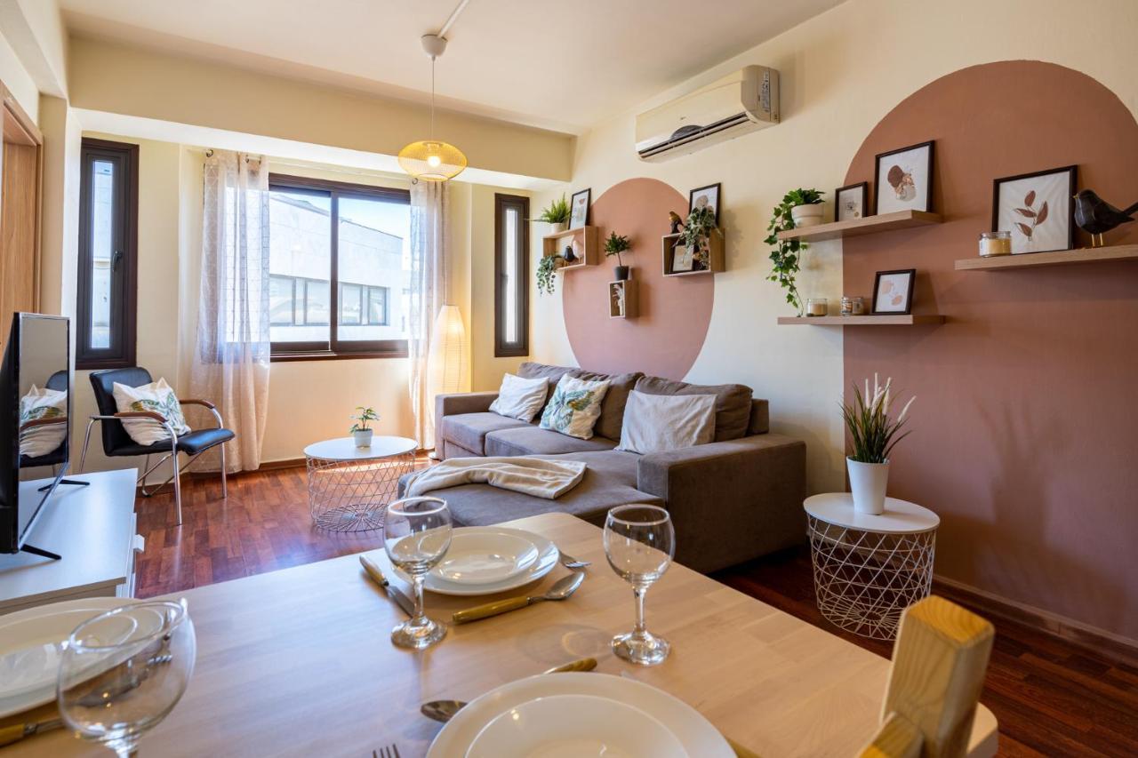 Celine'S 2 Bedrooms Apartment In Larnaca Center Exterior foto