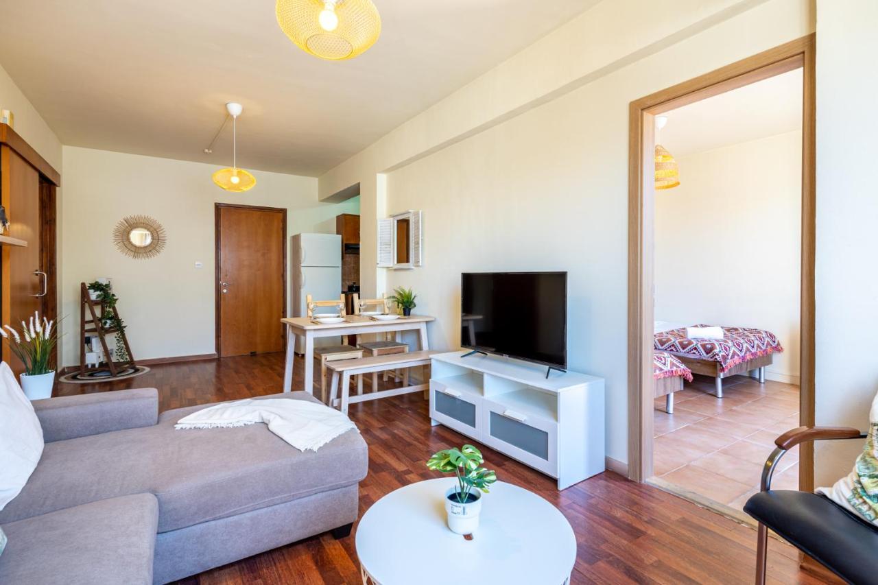 Celine'S 2 Bedrooms Apartment In Larnaca Center Exterior foto